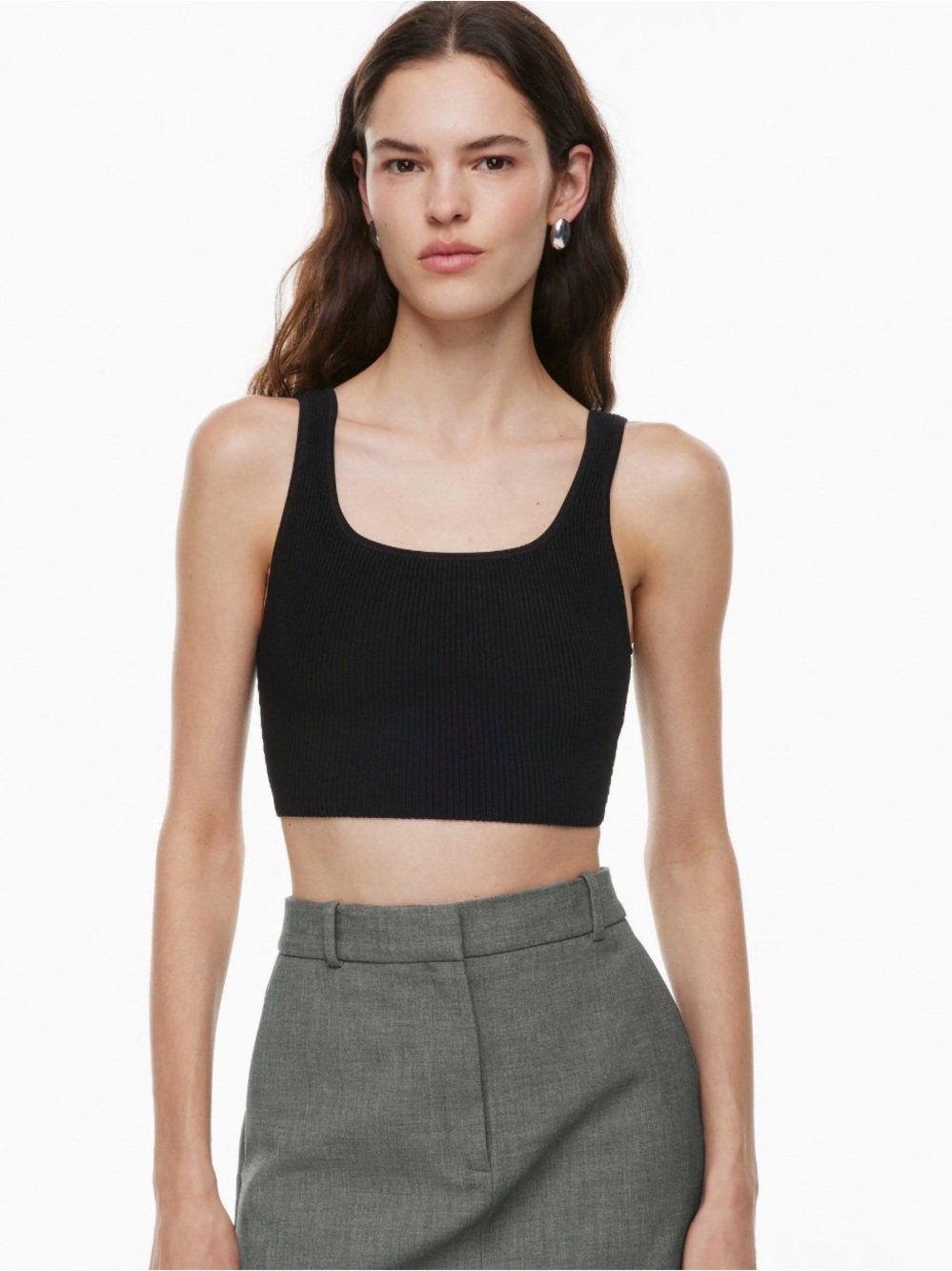 Aritzia Babaton Sculpt Knit Squareneck Cropped Tank in Black. Size Medium
